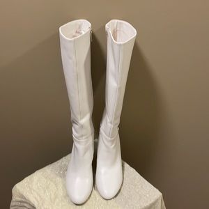 Gently worn off-white Ladies Bandolino tall boots 13” height  with gold detail.